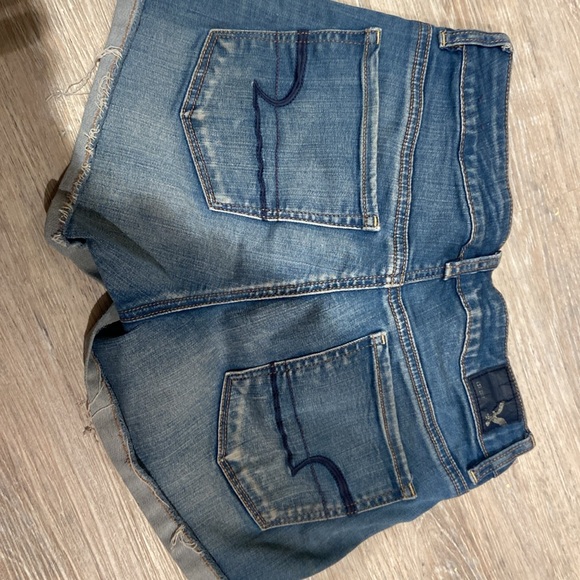 Super soft, lightweight Jean shorts - Picture 3 of 3